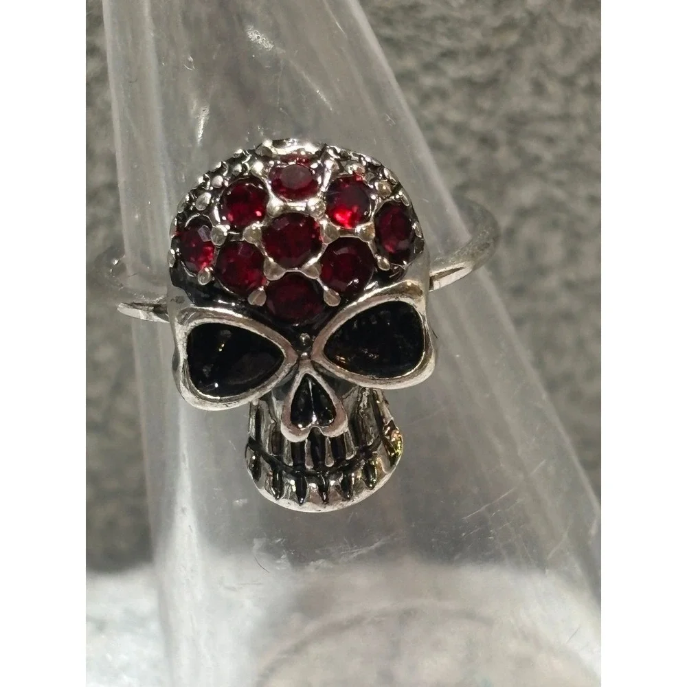 #2. gothic Skull Ring
